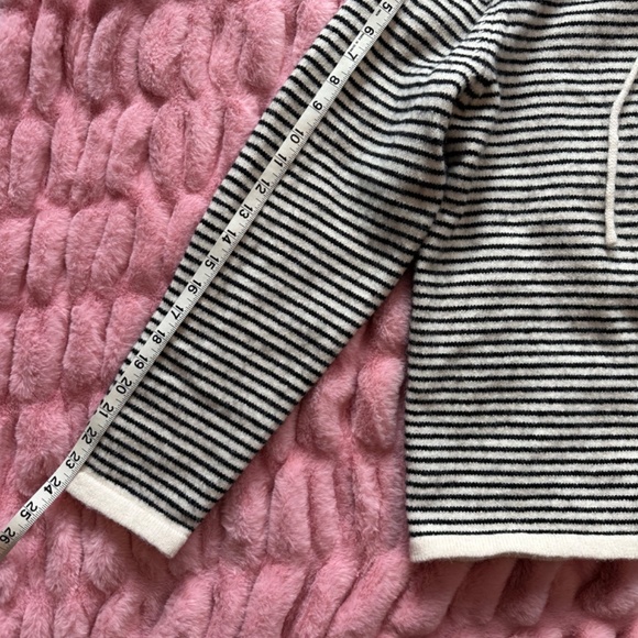 Blueivy Until The End Knit Henley Hoodie NWT Medium - Picture 8 of 8